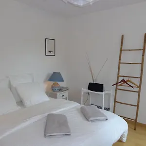 Centre Bourg 2 Personnes Avec Petit Dejeuner , Corseul France